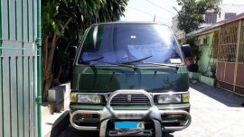 Well-maintained Nissan Urvan 2004 2.7L for sale