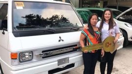 2017 Mitsubishi L300 Deluxe dual for sale