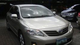 Well-kept Toyota Corolla Altis 2013 for sale
