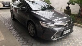 2016 Toyota Camry 2.5V Gray Sedan For Sale 
