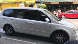 2013 Kia Carnival Van White Very Fresh For Sale 