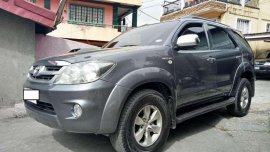 Toyota Fortuner V Top of the Line 2005 FOR SALE