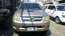 For sale Toyota Hilux 2005 model..
