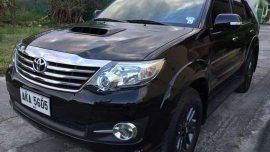 Toyota Fortuner 2015 V Black SUV For Sale 