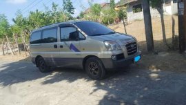 Hyundai Starex 2004 AT Silver Van For Sale 
