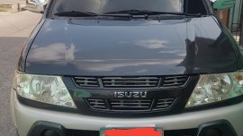 ISUZU CROSSWIND XUV 2009 M/T for sale