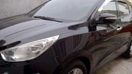 Hyundai Tucson 2012 AT Black SUV For Sale 