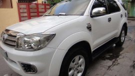 Toyota Fortuner G 2010 Diesel MT LCD monitor Loaded chrome very fresh for sale