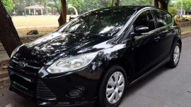 2012 Ford Focus Black Hatchback 1.6L AT for sale