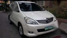Toyota Innova V top of the line 2011 for sale 