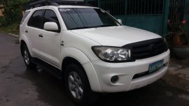 Toyota Fortuner 2010 G A/T for sale