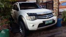Mitsubishi Strada 4x4 matic top of the line2011 for sale