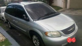 Good as new Town and Country 2003 for sale