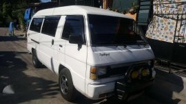 Mitsubishi L300 versa van