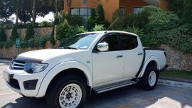 Mitsubishi Strada Glxv Automatic 2011model 