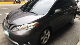 2011 Toyota Sienna XLE AT Full Option For Sale 