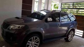 Toyota Fotuner 2015 V model.. V variance