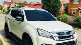 Isuzu Mux LS 3 0 AT 2016 mdl 4x2 FOR SALE 