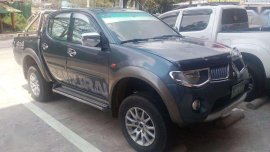 Strada Triton 2009 model 4x4 diesel manual