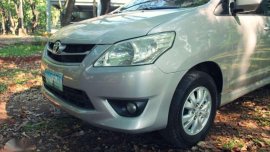 2012 TOYOTA Innova E variant powerwindows diesel