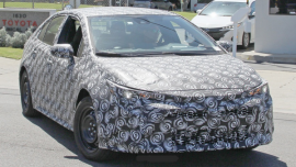 [Spy shots] Toyota Corolla 2019 sedan caught again with less camo