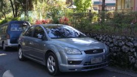 2005 Ford Focus HB Top of the line 2L