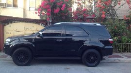 Toyota Fortuner G 2011 automatic 2.5L D-4D turbo diesel engine, 4/2