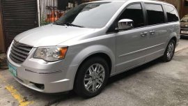 2009 Chrysler Town and Country 2007 2008 2010 2011 Innova Alphard