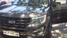 2017 Ford Explorer (excellent condition)
