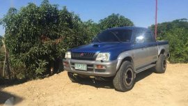 Mitsubishi Strada 2000 4x4 for sale 
