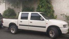 Isuzu Fuego 2000 MT for sale