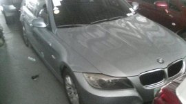 Well-maintained BMW 318i 2010 for sale