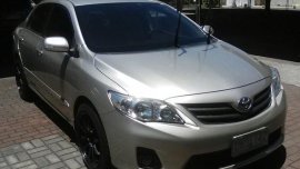 Well-kept Toyota Corolla Altis 2013 for sale