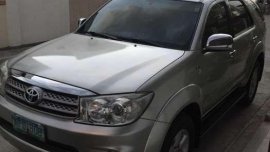 FOR SALE Toyota Fortuner G AT diesel 2009