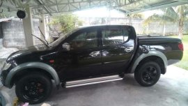 Mitsubishi Strada pickup 4x4 AT 2009 FOR SALE