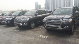 TOYOTA Land Cruiser 200 with unit available brand new 2018 full option Lc200