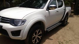 Mitsubishi Strada GLX 2.5 2011 fully loaded 