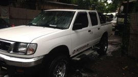 Like new Nissan Frontier for sale