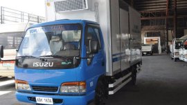  Isuzu 10ft Refrigerated Van 2006 for sale 