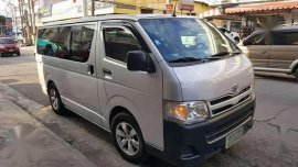 2011 Toyota Hiace Commuter Top of the Line For Sale 