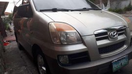 Hyundai Starex gold 2005 mdl FOR SALE 