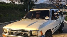 Toyota Hilux 1992 2.4 Diesel White For Sale 