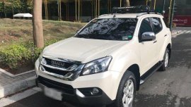 Well-kept Isuzu MU-X 2015 for sale
