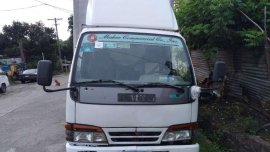 Isuzu Elf 2012 arrive Closed Van
