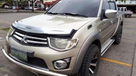 Mitsubishi Strada GLS 4x4 2010 model accesories all power airbag load.