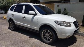 2008 Hyundai Santa Fe 2.2L Diesel 4x2 with upgraded accessories