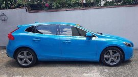 Volvo V40 T4 2016 with less than 5000 km mileage