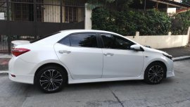 2014 Toyota Altis 2.0V top of the line, Pearlwhite