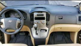 Hyundai Starex gold 2010 for sale 