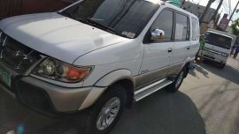 Isuzu Cross wind XUV 2010 model  for sale 